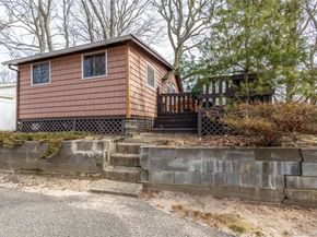 28 Anchor Path, Baiting Hollow NY 11933