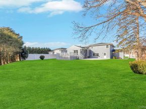 7 Suzanne Lane, Bethpage NY 11714