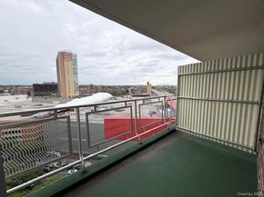 61-15 97th Street 15P, Rego Park NY 11374