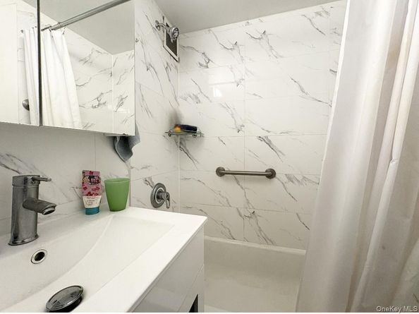 61-15 97th Street 15P, Rego Park NY 11374