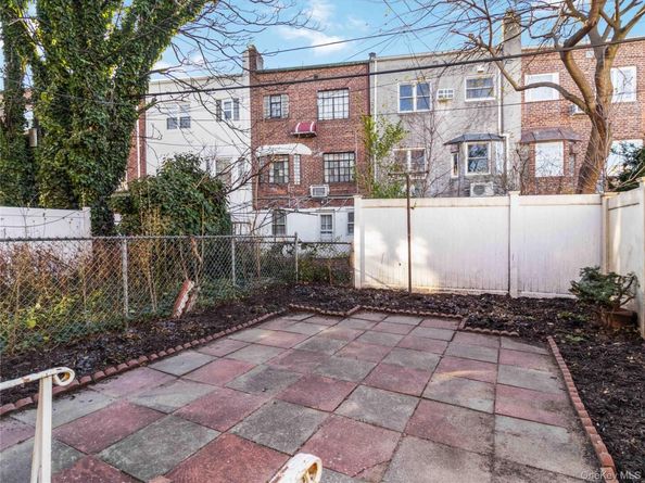 6286 Dry Harbor Road, Middle Village NY 11379