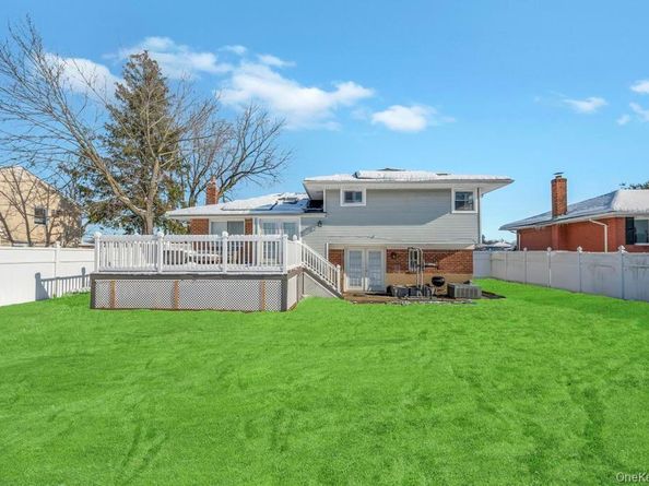 19 Evers Street, Hicksville NY 11801