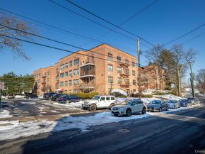 1015 Old Post Road 2H, Mamaroneck NY 10543