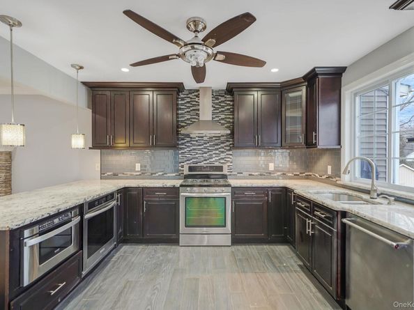 92 Hawthorne Road, Kings Park NY 11754