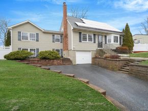 92 Hawthorne Road, Kings Park NY 11754