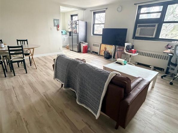 18-06 169 Street 2Fl, Whitestone NY 11357