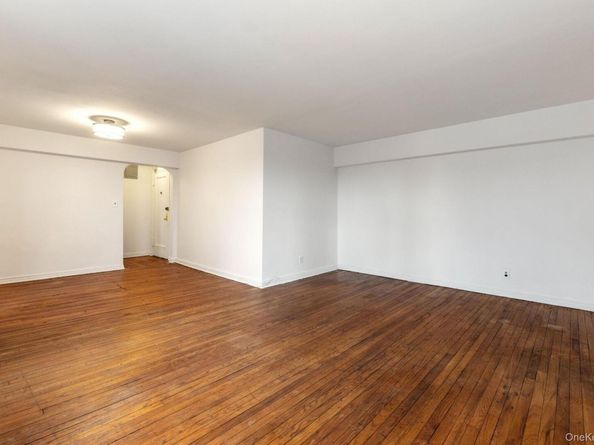 22-60 79th Street 3E, East Elmhurst NY 11370