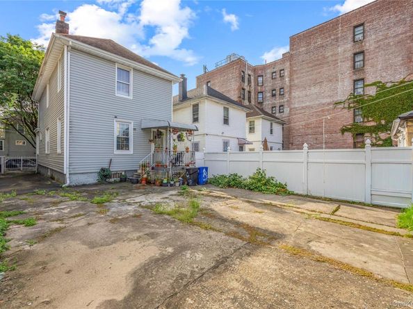 667 E 230th Street, Bronx NY 10466