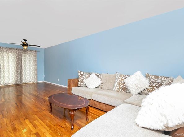 584 Yale Street, Oceanside NY 11572