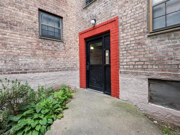 144-30 78th Road 3G, Flushing NY 11367