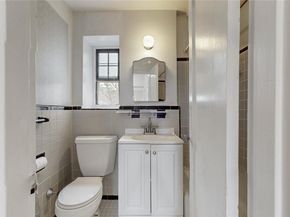 144-30 78th Road 3G, Flushing NY 11367