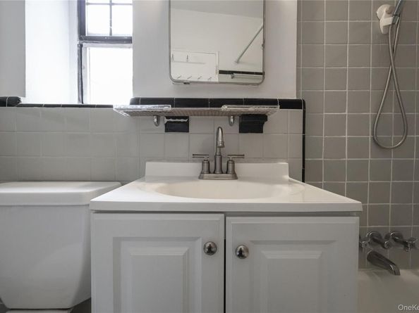 144-30 78th Road 3G, Flushing NY 11367