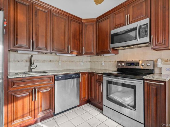 404 Manhattan Avenue, Hawthorne NY 10532