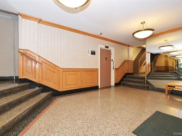 139-09 84th Drive 306, Briarwood NY 11435