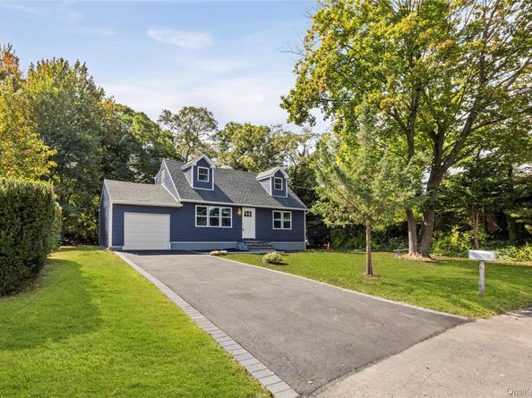24 Laura Drive, Centereach NY 11720