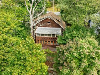 3481 Lakeside Drive