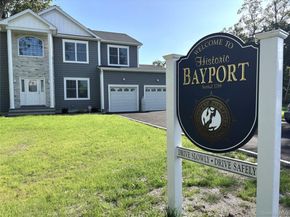 726 Middle, Bayport NY 11705