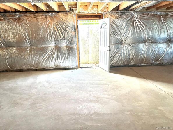 726 Middle, Bayport NY 11705