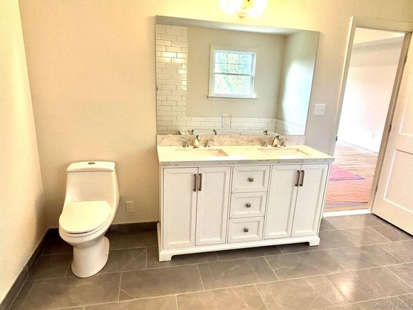 726 Middle, Bayport NY 11705