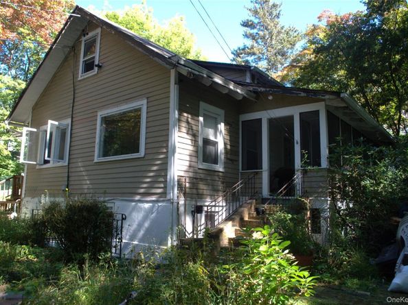 1824 Seabury Place, Peekskill NY 10566