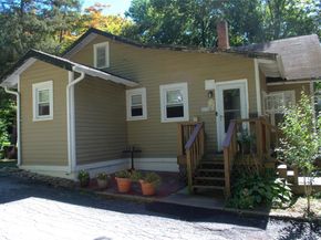 1824 Seabury Place, Peekskill NY 10566