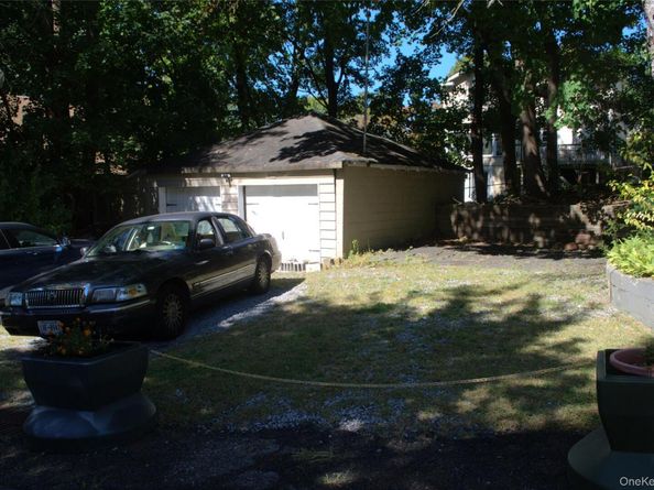 1824 Seabury Place, Peekskill NY 10566