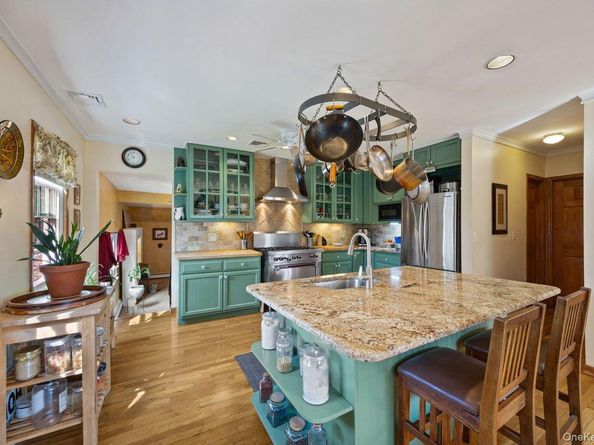 186 Green Street, Valley Stream NY 11580