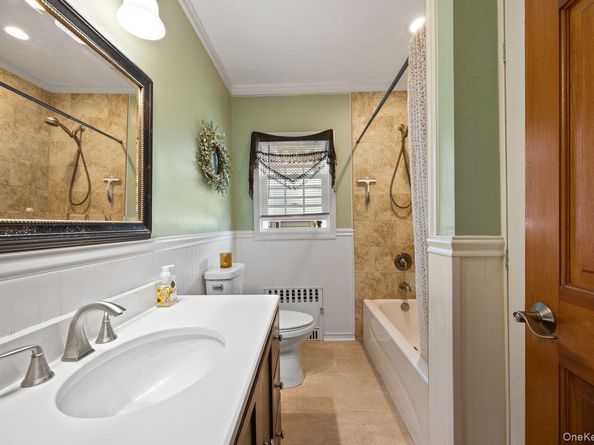 186 Green Street, Valley Stream NY 11580