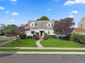 186 Green Street, Valley Stream NY 11580