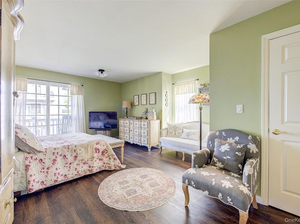 168-03 Powells Cove Boulevard 13, Beechhurst NY 11357