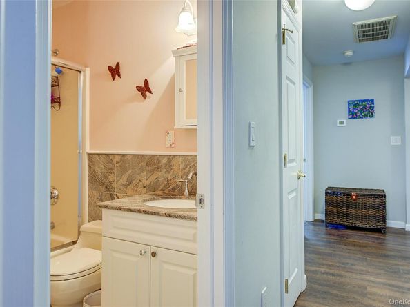 168-03 Powells Cove Boulevard 13, Beechhurst NY 11357