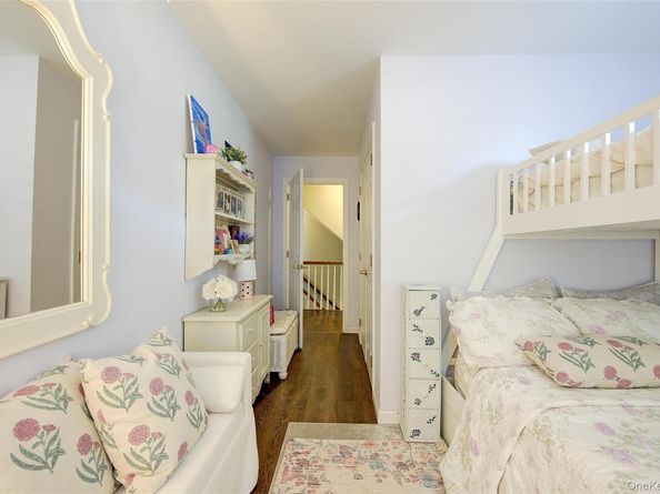 168-03 Powells Cove Boulevard 13, Beechhurst NY 11357