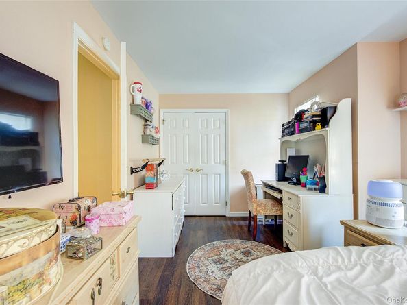 168-03 Powells Cove Boulevard 13, Beechhurst NY 11357