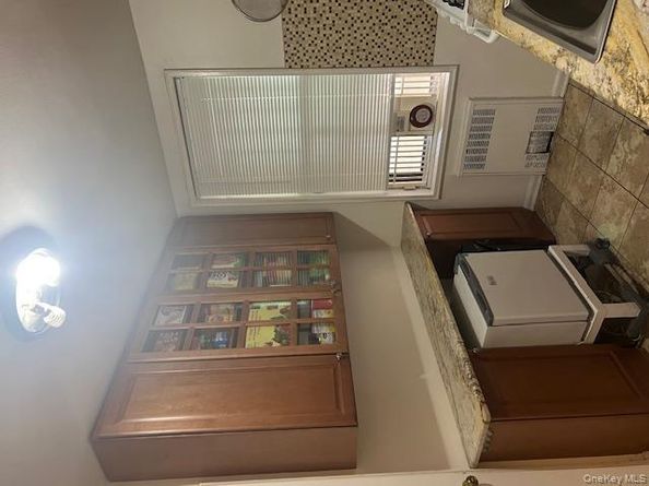 84-31 Van Wyck Expressway 1M, Briarwood NY 11435