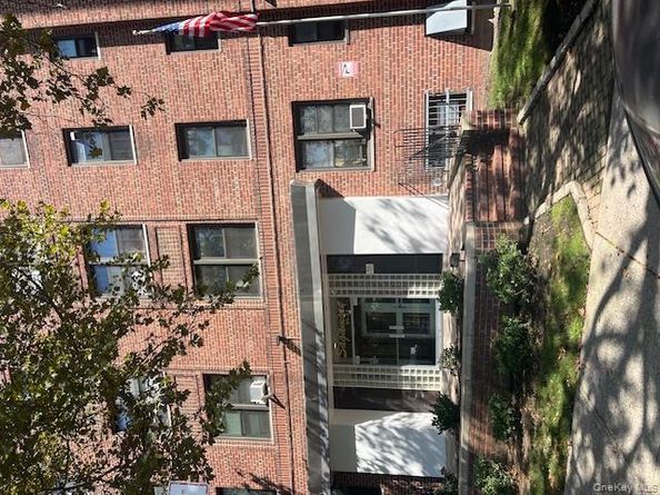 84-31 Van Wyck Expressway 1M, Briarwood NY 11435