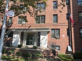 84-31 Van Wyck Expressway 1M, Briarwood NY 11435