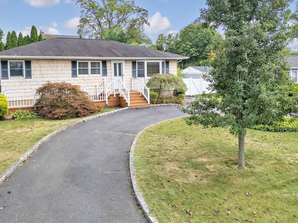 207 Juniper Road, Kings Park NY 11754
