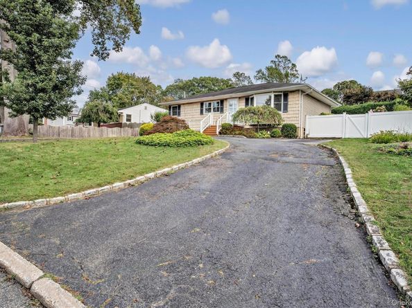 207 Juniper Road, Kings Park NY 11754