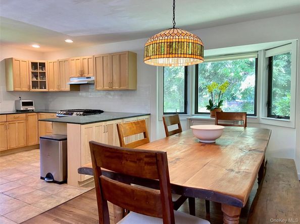 98 Hands Creek Road, East Hampton NY 11937