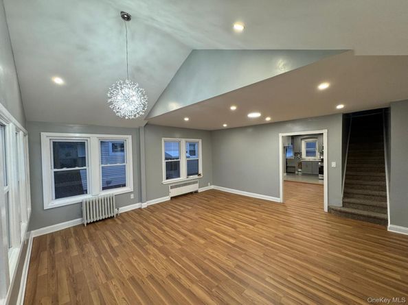 17 Sapir Street, Valley Stream NY 11580