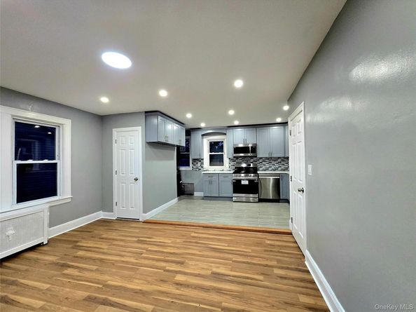 17 Sapir Street, Valley Stream NY 11580
