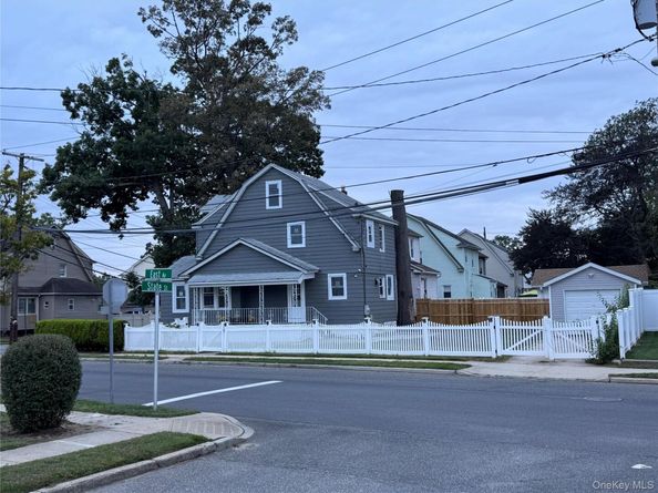 17 Sapir Street, Valley Stream NY 11580