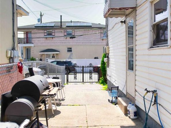 2810 Brookhaven Avenue, Far Rockaway NY 11691