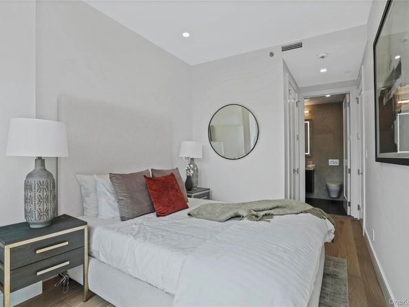 21-31 shore Boulevard 3C, Astoria NY 11105