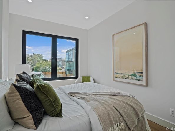 21-31 shore Boulevard 3C, Astoria NY 11105