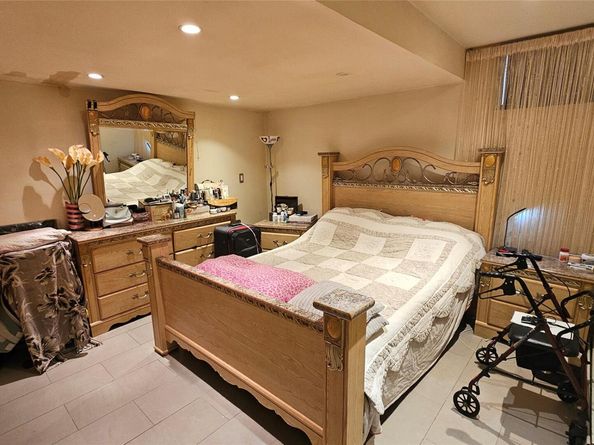 65-19 Dieterle Crescent, Rego Park NY 11374