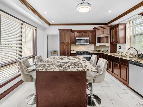 72 Hamilton Avenue, New Rochelle NY 10801