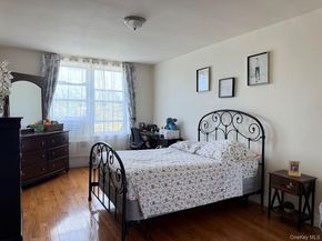 60-11 Broadway 3S, Woodside NY 11377