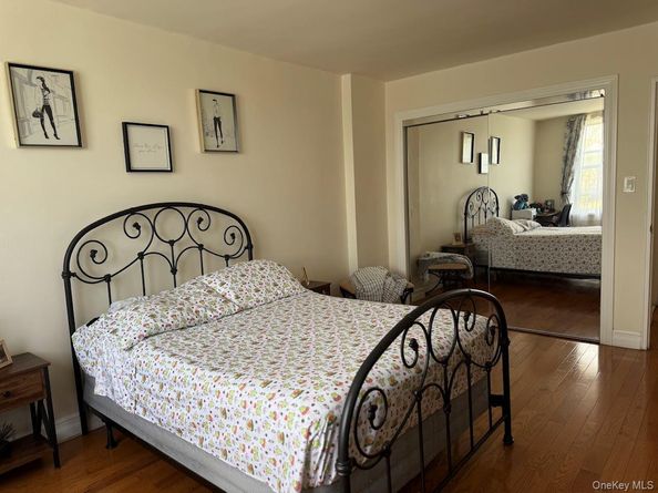 60-11 Broadway 3S, Woodside NY 11377