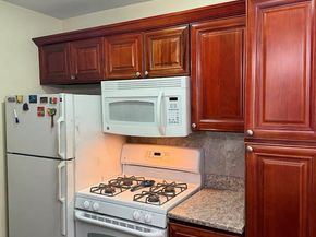 60-11 Broadway 3S, Woodside NY 11377